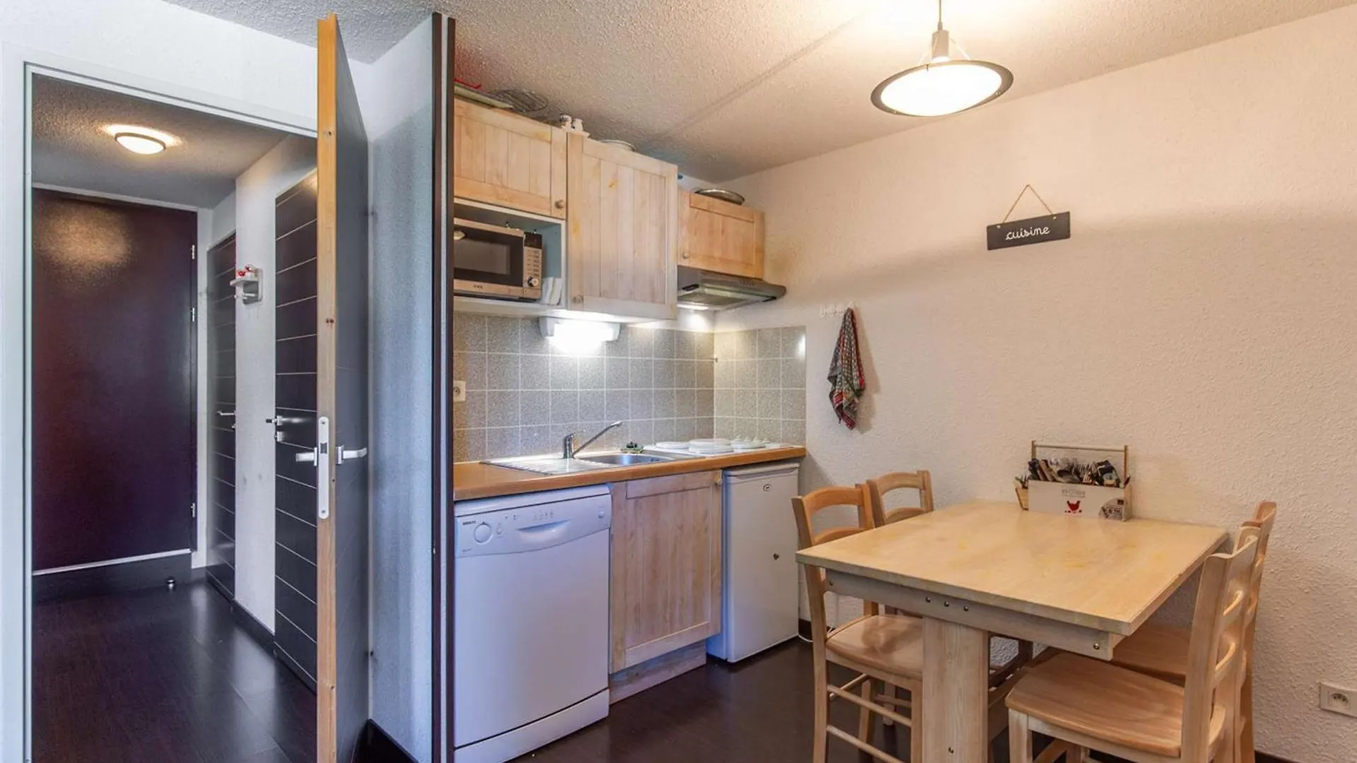 Apartment T2 Cabine Avec Balcon, Piscine Et Parking A Luz-Saint-Sauveur, Proche Commodites Et Stations De Ski - Fr-1-402-140